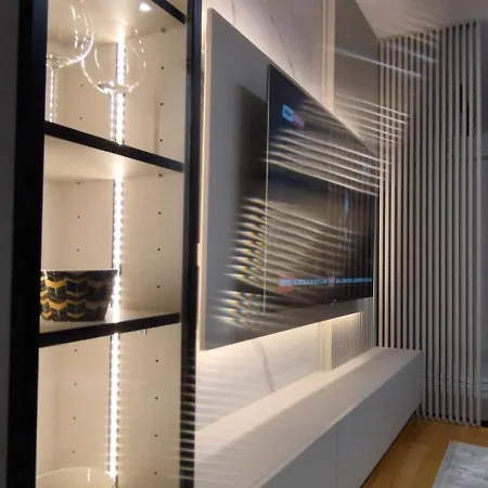 Luxury Prime With Parking Apartman *