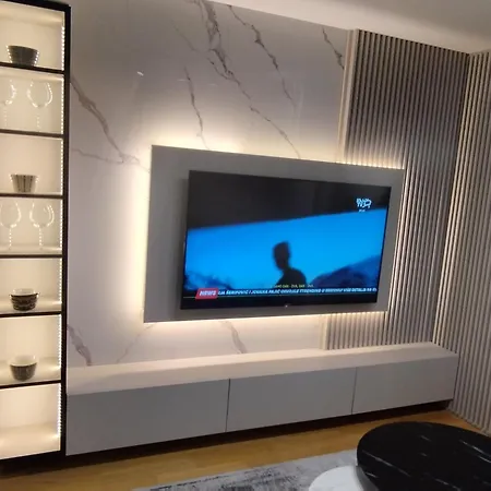 Luxury Prime With Parking Apartman *